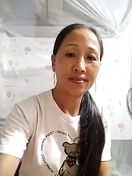 Snapshot of cute_love00 chatting on 09/25/25, 10:52 cute love00 online show from 09/25/25, 10:52