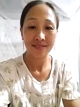 Snapshot of cute_love00 chatting on 10/19/25, 10:38 cute love00 online show from 10/19/25, 10:38