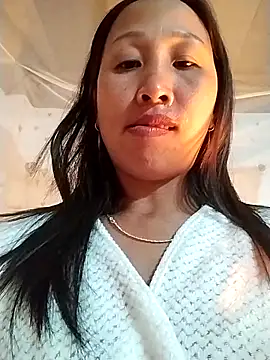 Snapshot of cute_love00 chatting on 11/27/25, 11:12 cute love00 online show from 11/27/25, 11:12