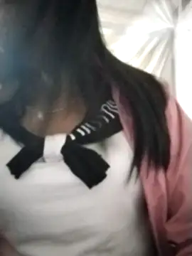 Snapshot of cute_love00 chatting on 12/19/25, 12:28 cute love00 online show from 12/19/25, 12:28