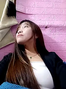 Snapshot of adbosa_00 chatting on 12/16/25, 11:48 adbosa 00 online show from 12/16/25, 11:48