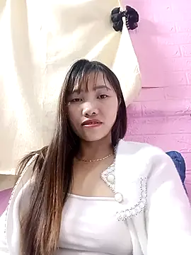 Snapshot of adbosa_00 chatting on 12/17/25, 12:11 adbosa 00 online show from 12/17/25, 12:11