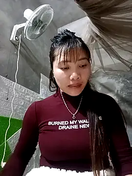 Snapshot of adbosa_00 chatting on 12/22/25, 04:09 adbosa 00 online show from 12/22/25, 04:09