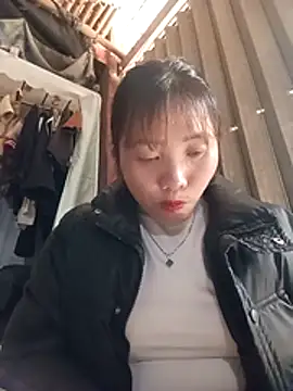 Snapshot of adbosa_00 chatting on 12/23/25, 08:34 adbosa 00 online show from 12/23/25, 08:34