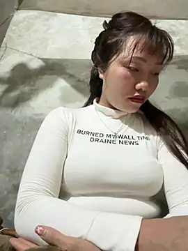 Snapshot of adbosa_00 chatting on 02/28/26, 10:33 adbosa 00 online show from 02/28/26, 10:33