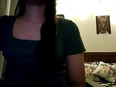 Snapshot of Maria--Strella chatting on 10/27/25, 06:45 Maria--Strella online show from 10/27/25, 06:45