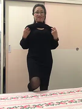 Snapshot of Vitamin_sexy chatting on 11/27/25, 03:47 Vitamin sexy online show from 11/27/25, 03:47