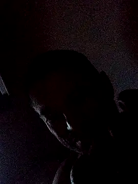 Snapshot of Andrez5041 chatting on 09/13/25, 11:32 Andrez5041 online show from 09/13/25, 11:32