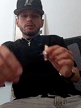 Snapshot of Andrez5041 chatting on 09/29/25, 06:40 Andrez5041 online show from 09/29/25, 06:40