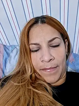 Snapshot of saraferrer151 chatting on 01/06/26, 06:50 saraferrer151 online show from 01/06/26, 06:50