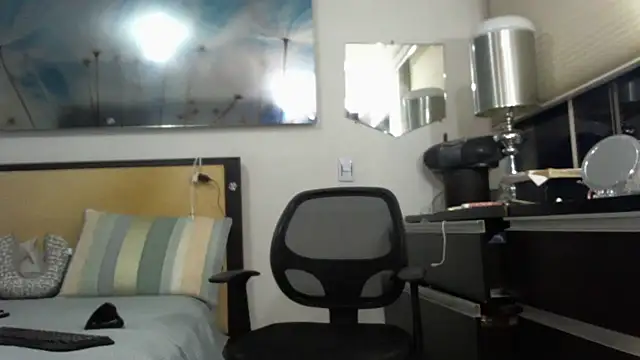 Snapshot of Mirianzapata_1 chatting on 01/10/26, 05:31 Mirianzapata 1 online show from 01/10/26, 05:31