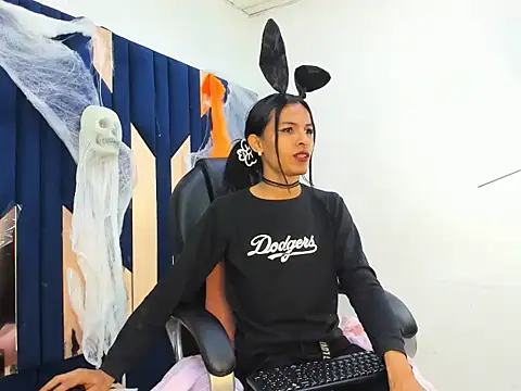 Snapshot of Aisha_hotts777 chatting on 11/01/25, 11:07 Aisha hotts777 online show from 11/01/25, 11:07