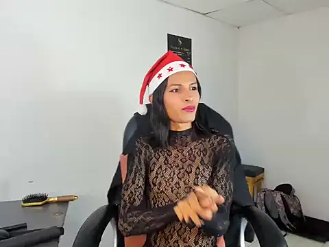 Snapshot of Aisha_hotts777 chatting on 12/02/25, 05:08 Aisha hotts777 online show from 12/02/25, 05:08