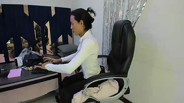 Snapshot of Aisha_hotts777 chatting on 06/04/26, 08:26 Aisha hotts777 online show from 06/04/26, 08:26