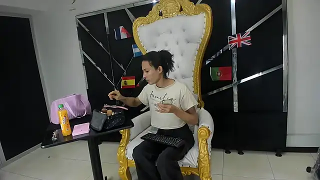 Aisha hotts777 online show from 07/15/26, 07:08