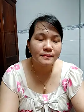 Snapshot of _Babyrose_ chatting on 09/24/25, 06:00  Babyrose  online show from 09/24/25, 06:00