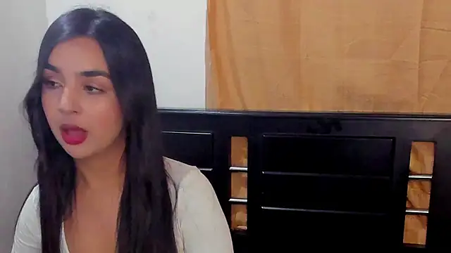 Snapshot of MelyRousee chatting on 09/14/25, 12:21 MelyRousee online show from 09/14/25, 12:21