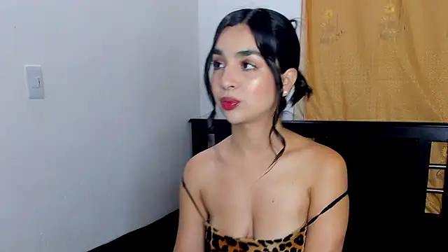 Snapshot of MelyRousee chatting on 09/30/25, 11:32 MelyRousee online show from 09/30/25, 11:32