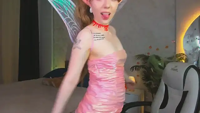 Lunar Lily online show from 10/29/25, 06:26