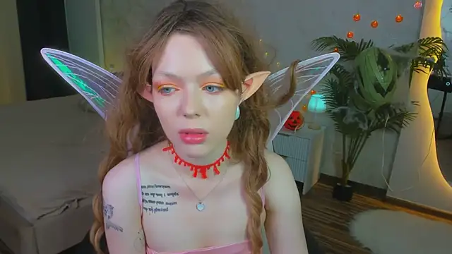 Lunar Lily online show from 10/30/25, 05:53