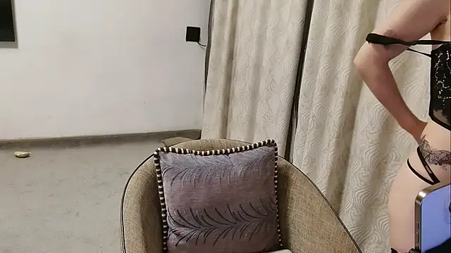 Snapshot of Shi_luo2025 chatting on 09/12/25, 03:12 Shi luo2025 online show from 09/12/25, 03:12