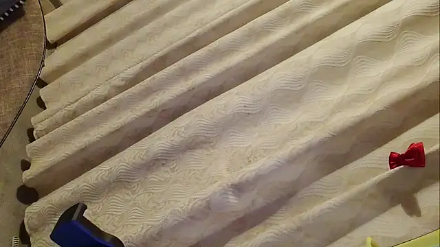 Snapshot of Shi_luo2025 chatting on 09/18/25, 01:57 Shi luo2025 online show from 09/18/25, 01:57