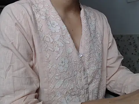 snow white123 online show from 09/08/25, 07:57