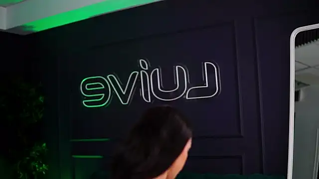 SiennaRuh online show from 10/24/25, 10:00