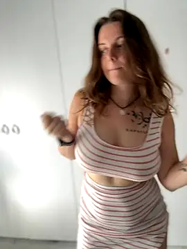 TenderLaGlamor online show from 09/24/25, 10:18