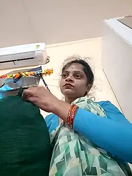 Snapshot of Sonam_dhakad chatting on 10/18/25, 07:03 Sonam dhakad online show from 10/18/25, 07:03