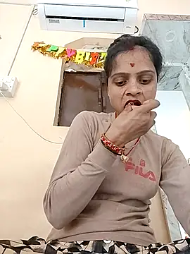 Snapshot of Sonam_dhakad chatting on 11/08/25, 07:08 Sonam dhakad online show from 11/08/25, 07:08