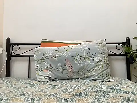 LucytheDevilQueen online show from 10/08/25, 02:09