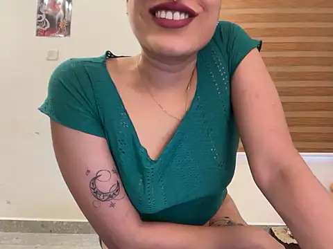 LucytheDevilQueen online show from 12/18/25, 02:50