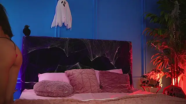 alexxisrae online show from 10/30/25, 06:37