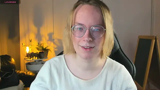 Amanda Butlerr online show from 10/30/25, 09:55