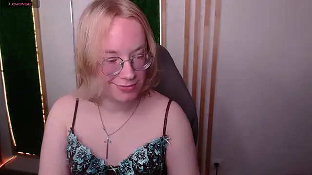 Amanda Butlerr online show from 06/10/26, 02:16