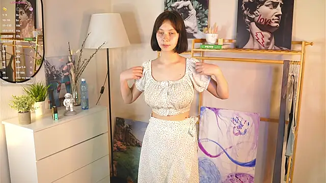 SuzanneHowse online show from 09/09/25, 07:19