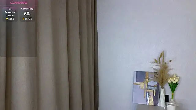 Snapshot of SuzanneHowse chatting on 03/30/26, 04:30 SuzanneHowse online show from 03/30/26, 04:30