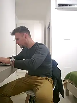 mrlyuis online show from 12/16/25, 04:56