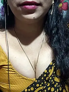 Snapshot of telugu-juliet chatting on 12/03/25, 05:00 telugu-juliet online show from 12/03/25, 05:00