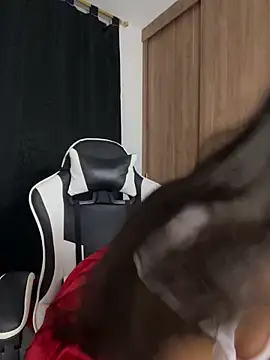 Snapshot of Scarlett05 chatting on 09/10/25, 01:05 Scarlett05 online show from 09/10/25, 01:05