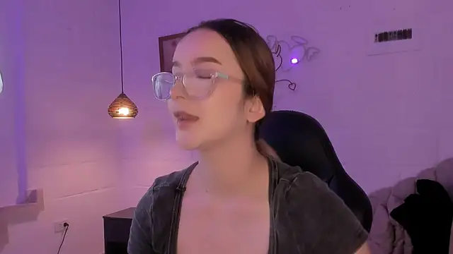 kristal joi dl online show from 09/10/25, 12:16