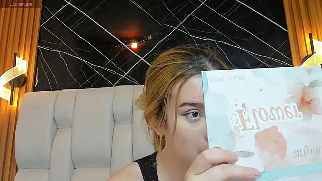 kristal joi dl online show from 11/05/25, 01:11