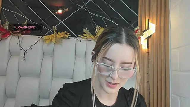 kristal joi dl online show from 12/15/25, 01:04