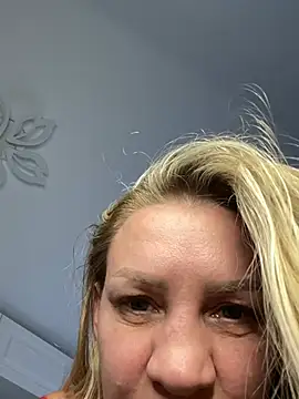 Snapshot of Bellissa_ chatting on 06/30/26, 02:07 Bellissa online show from 06/30/26, 02:07