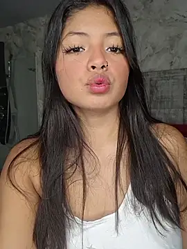 ashleythompson2025 online show from 01/12/26, 12:54