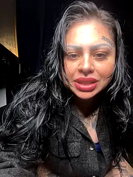 Snapshot of chicanachic13 chatting on 10/23/25, 06:13 chicanachic13 online show from 10/23/25, 06:13