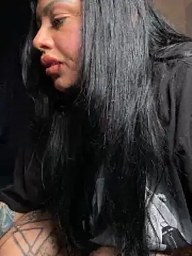 Snapshot of chicanachic13 chatting on 12/05/25, 07:06 chicanachic13 online show from 12/05/25, 07:06