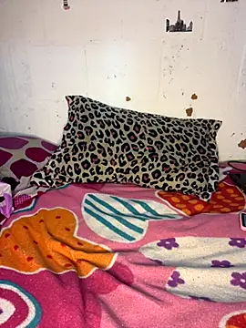 Snapshot of mily_09 chatting on 10/08/25, 11:24 mily 09 online show from 10/08/25, 11:24