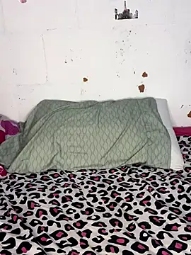 Snapshot of mily_09 chatting on 10/21/25, 03:24 mily 09 online show from 10/21/25, 03:24